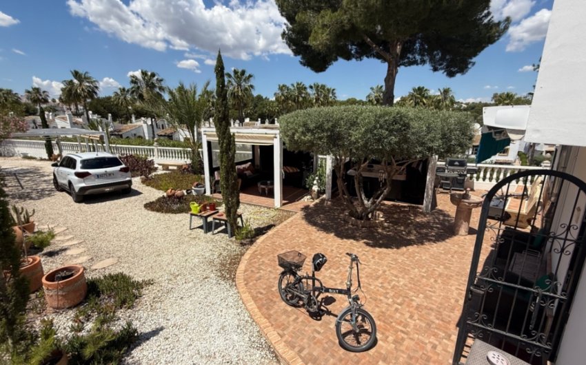 Herverkoop - Villa -
Orihuela - Inland
