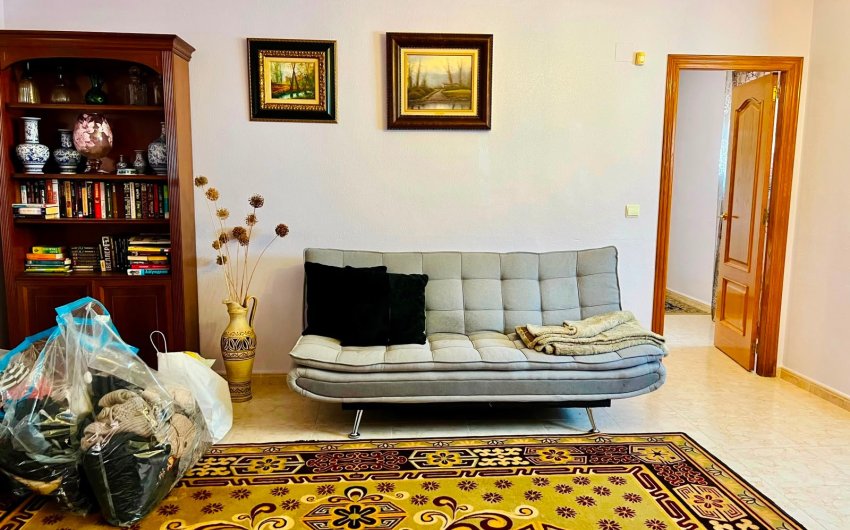 Herverkoop - Villa -
Orihuela - Inland