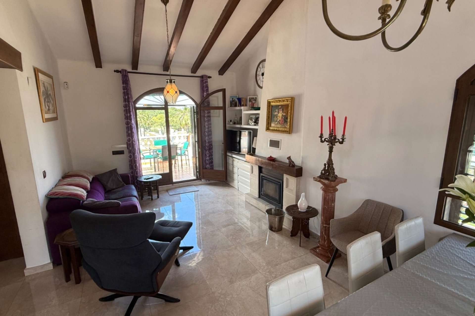 Herverkoop - Villa -
Orihuela - Inland