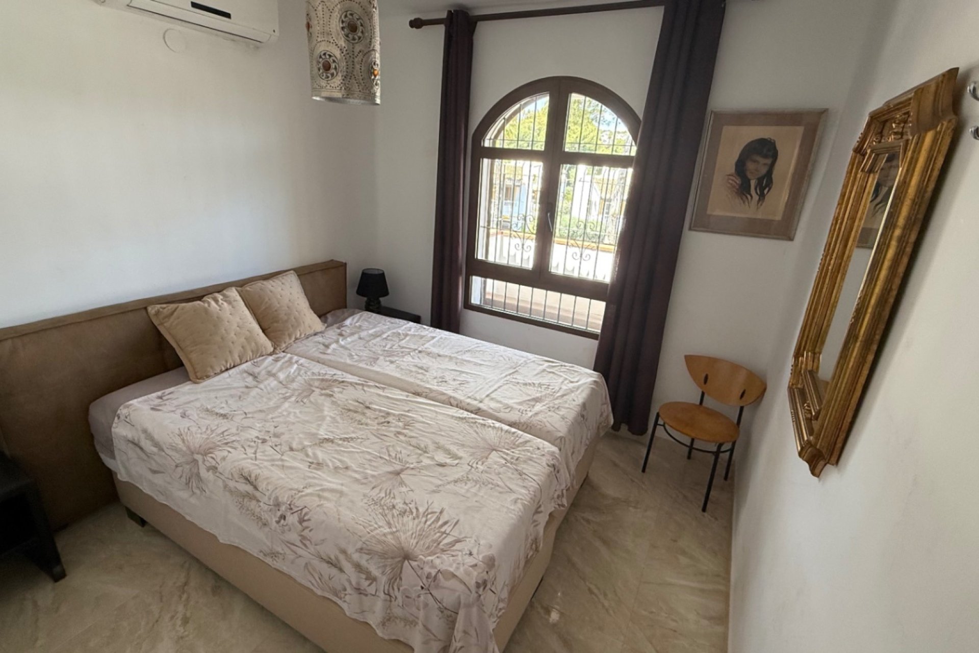 Herverkoop - Villa -
Orihuela - Inland