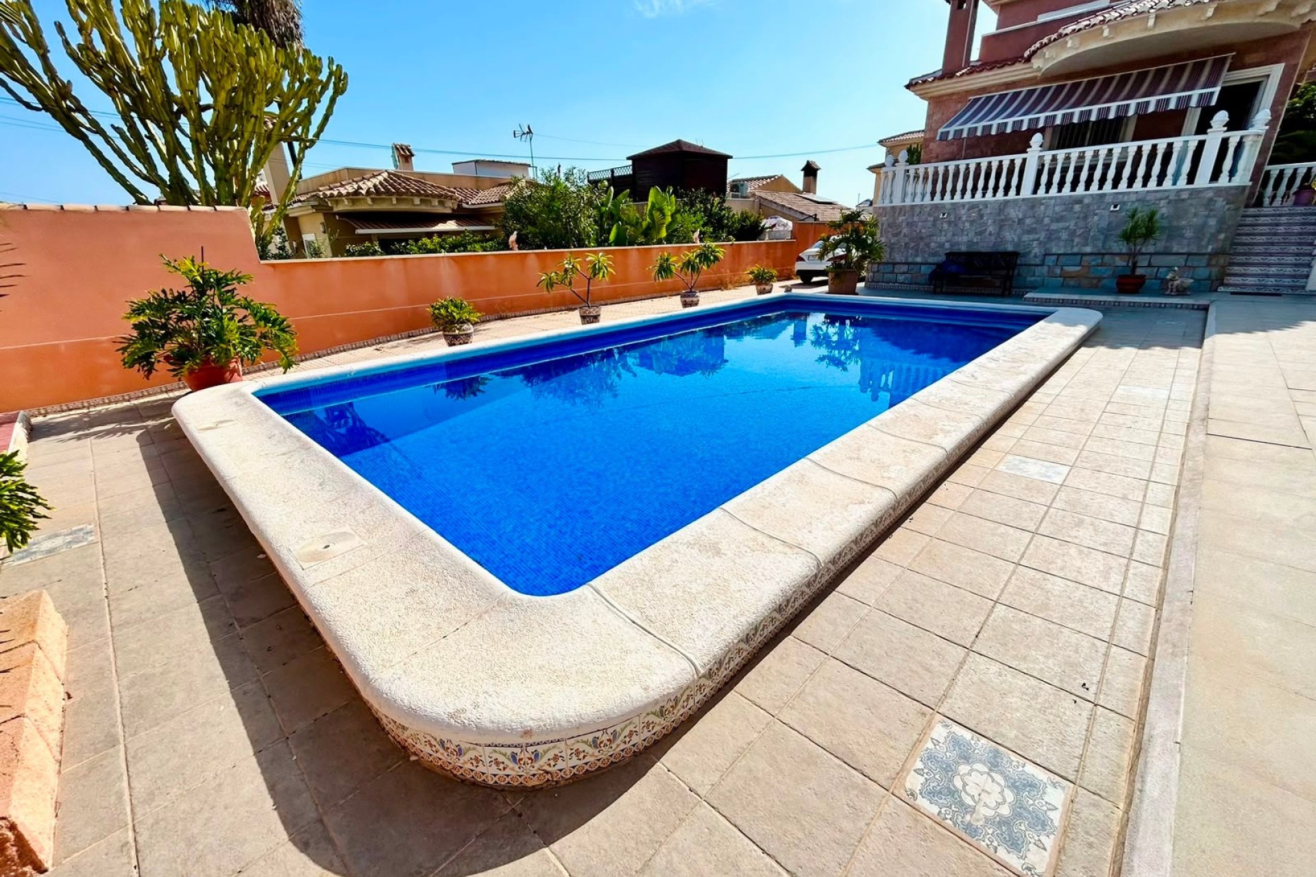 Herverkoop - Villa -
Orihuela - Inland