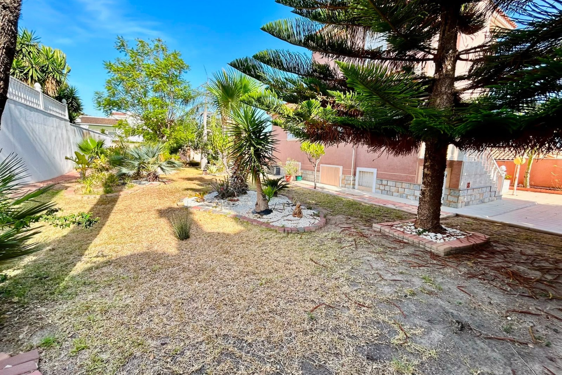 Herverkoop - Villa -
Orihuela - Inland