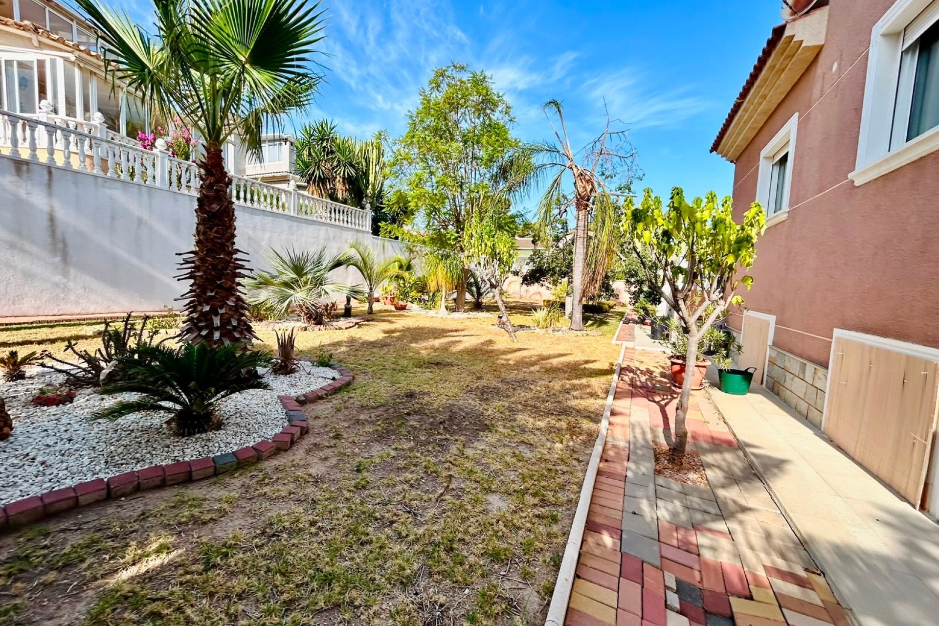 Herverkoop - Villa -
Orihuela - Inland