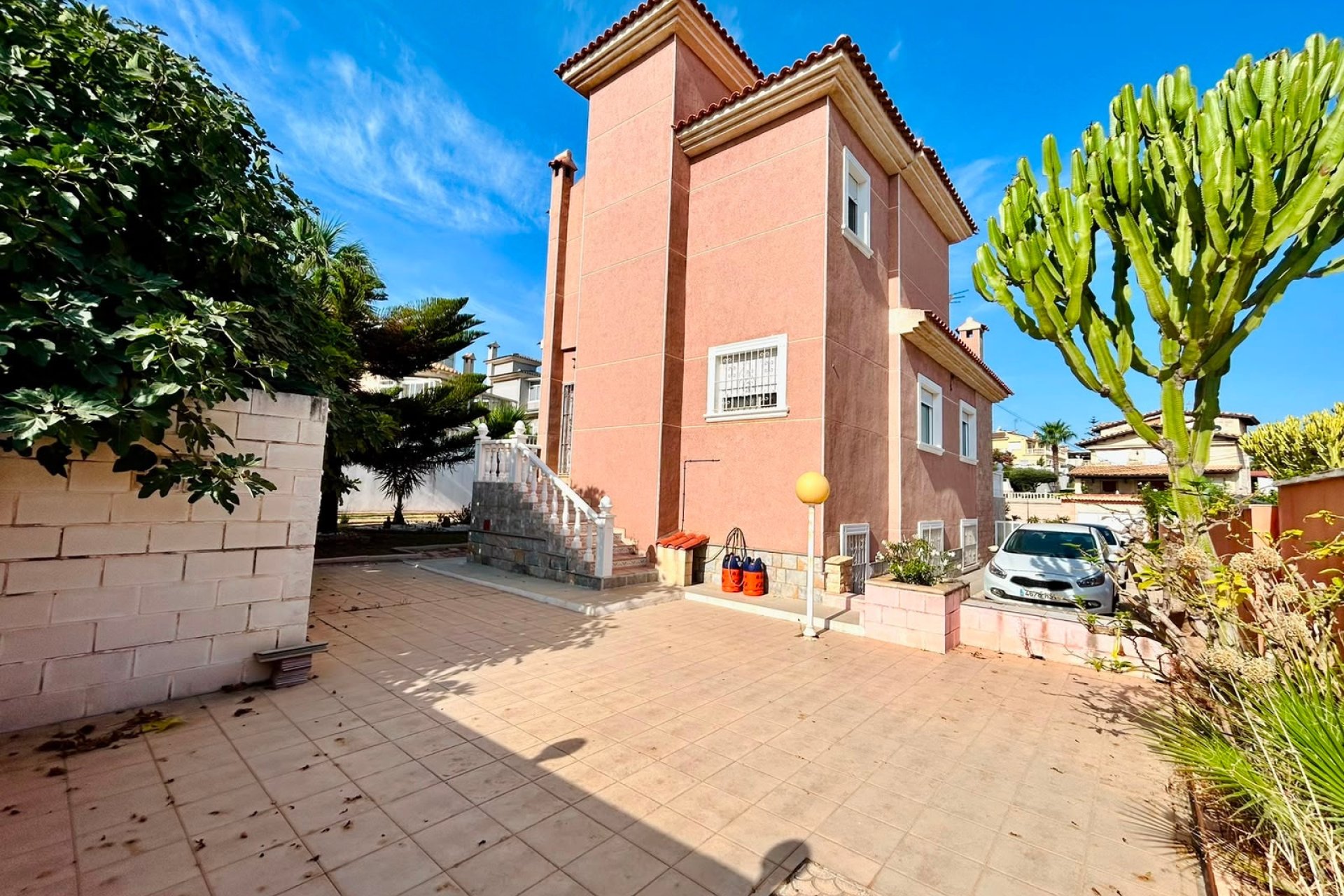 Herverkoop - Villa -
Orihuela - Inland