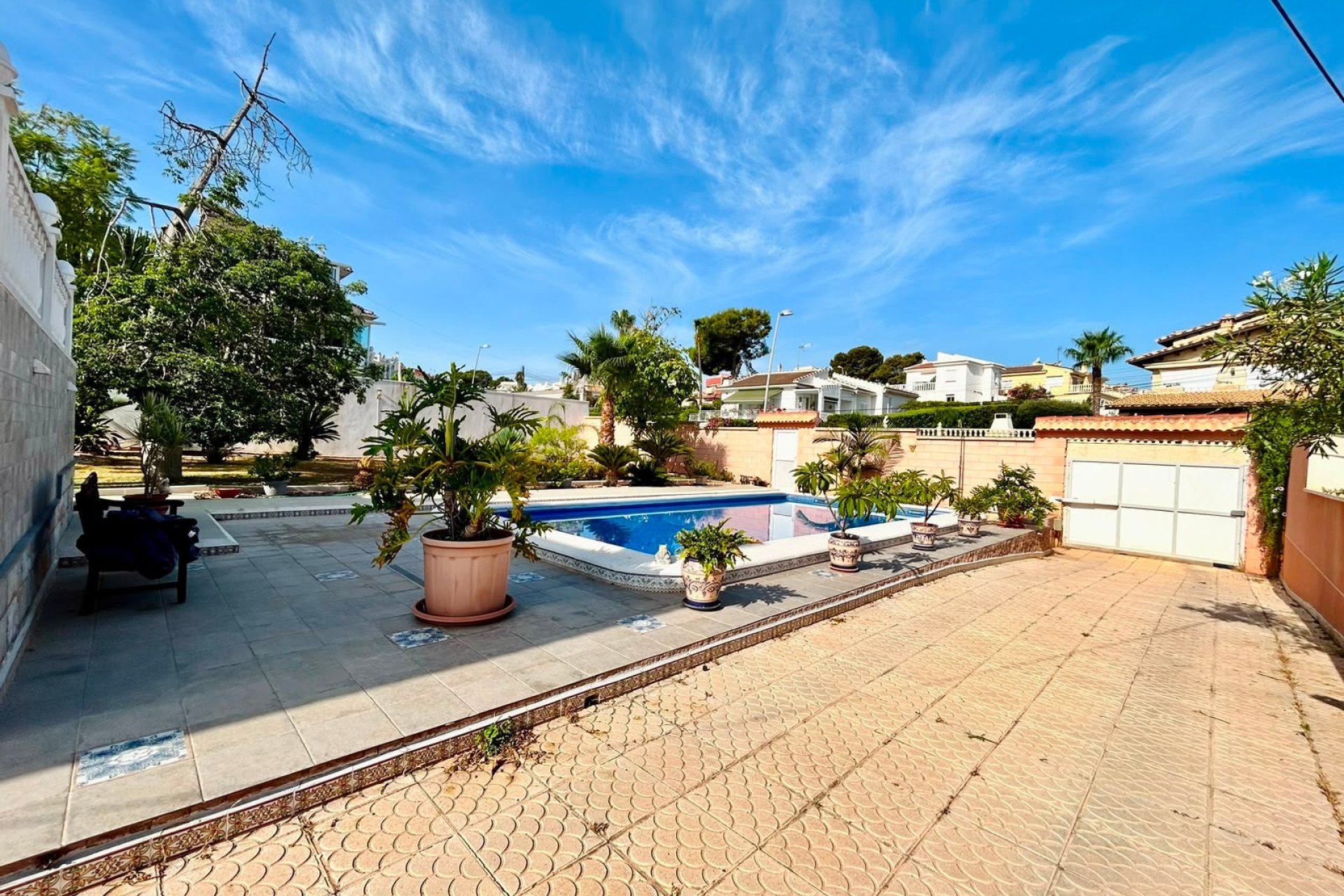 Herverkoop - Villa -
Orihuela - Inland
