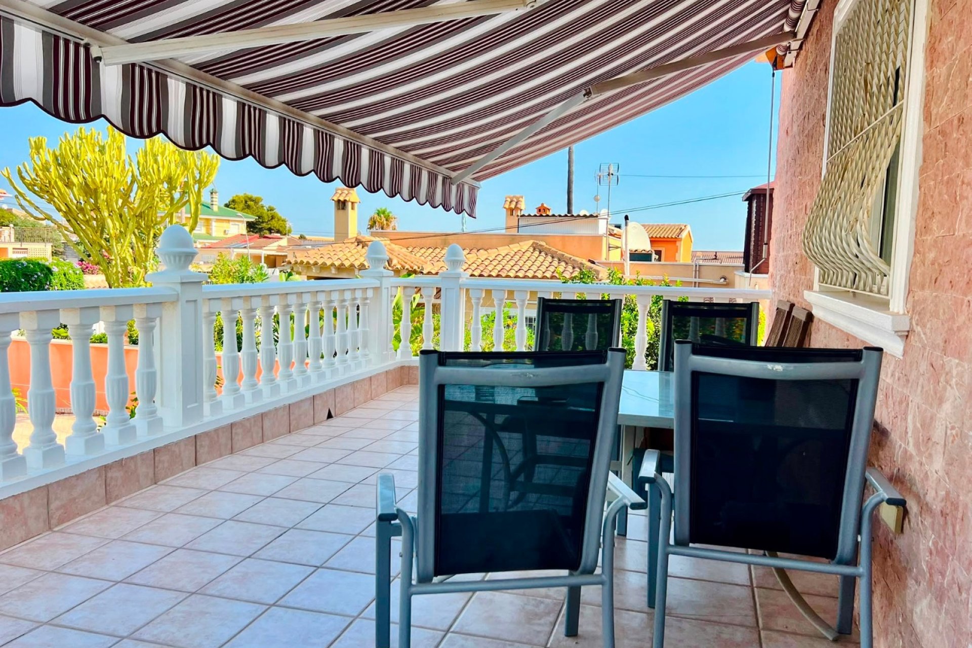 Herverkoop - Villa -
Orihuela - Inland