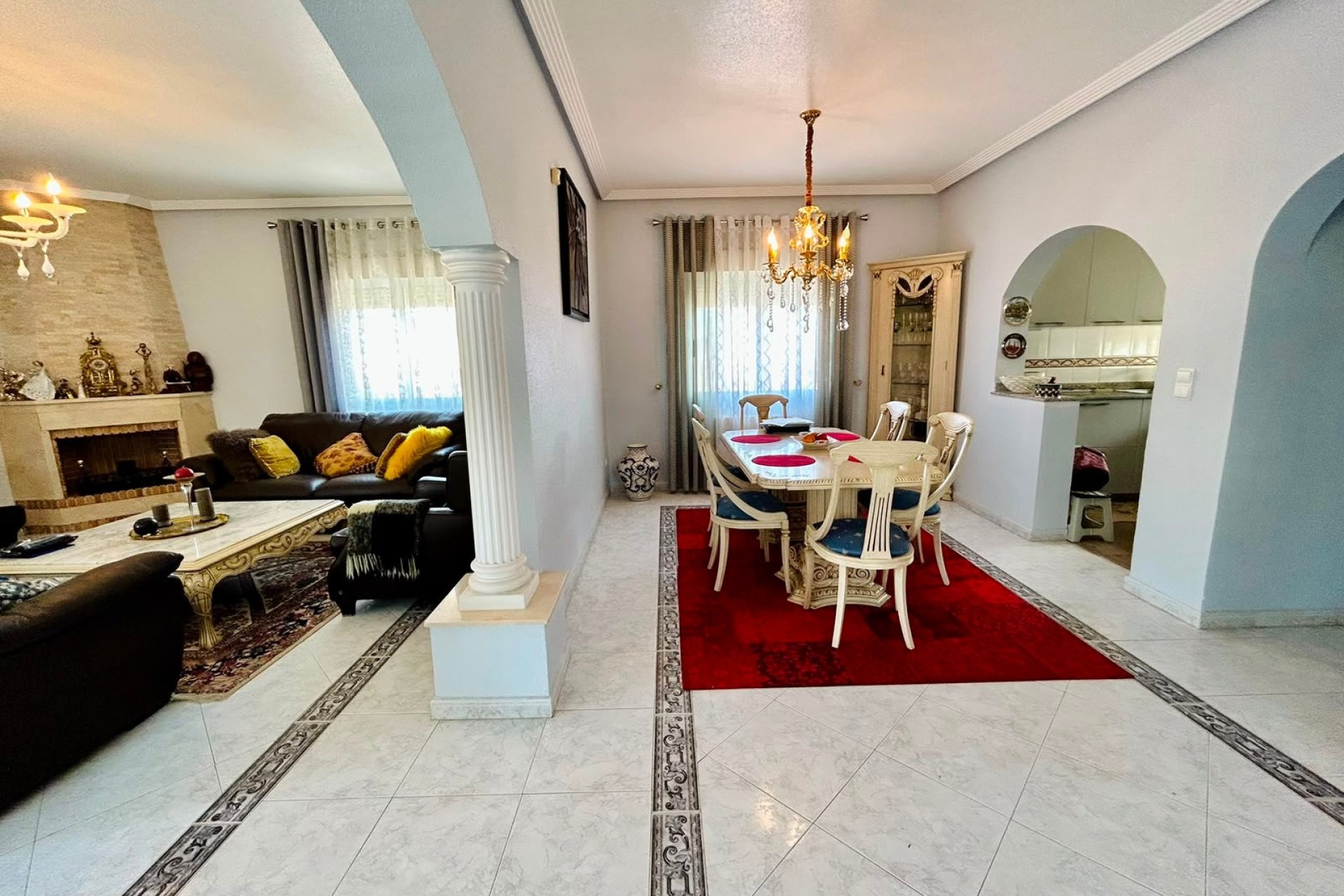 Herverkoop - Villa -
Orihuela - Inland