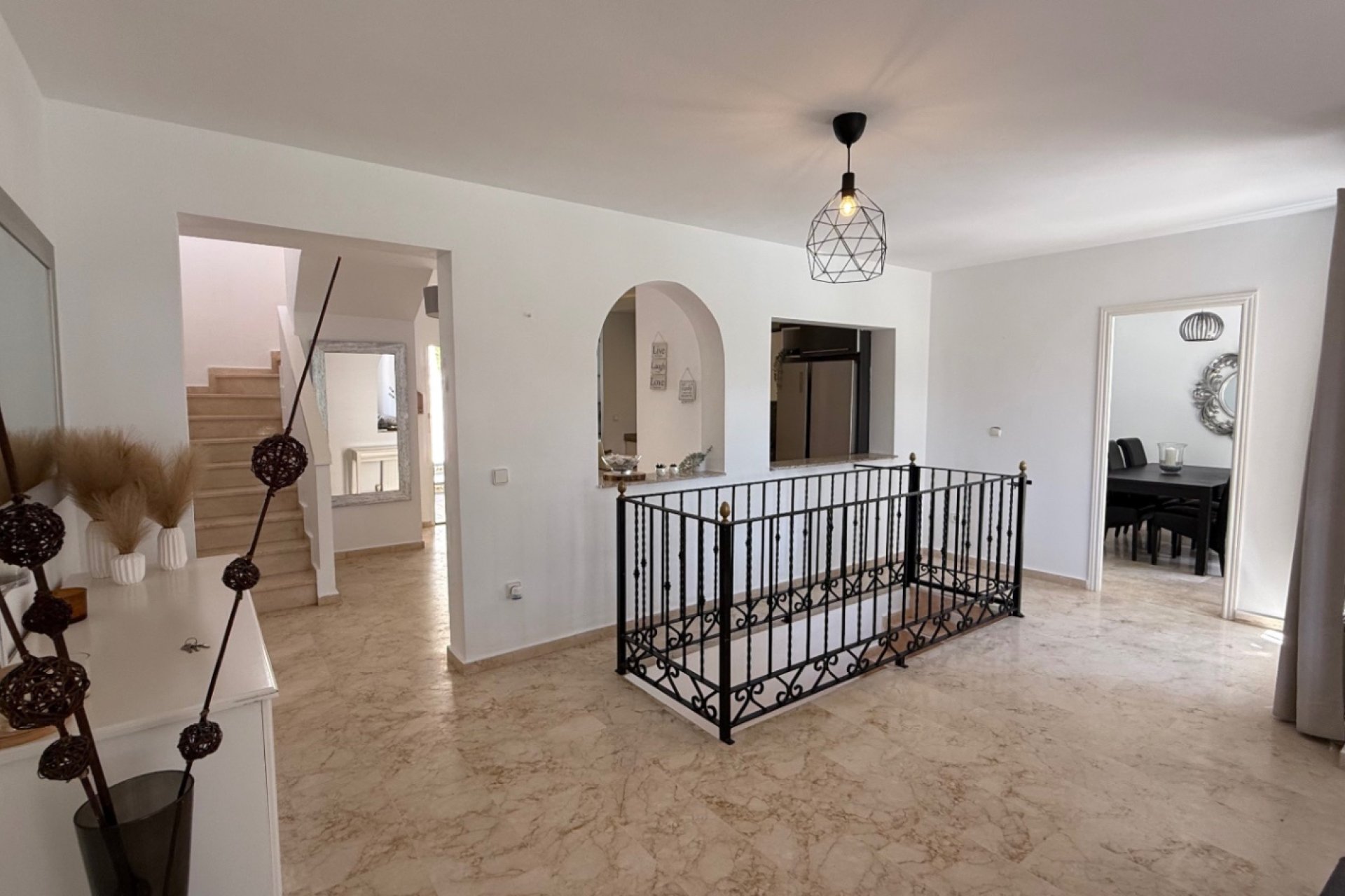 Herverkoop - Villa -
Orihuela - Inland
