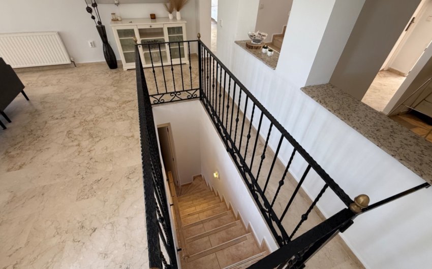 Herverkoop - Villa -
Orihuela - Inland
