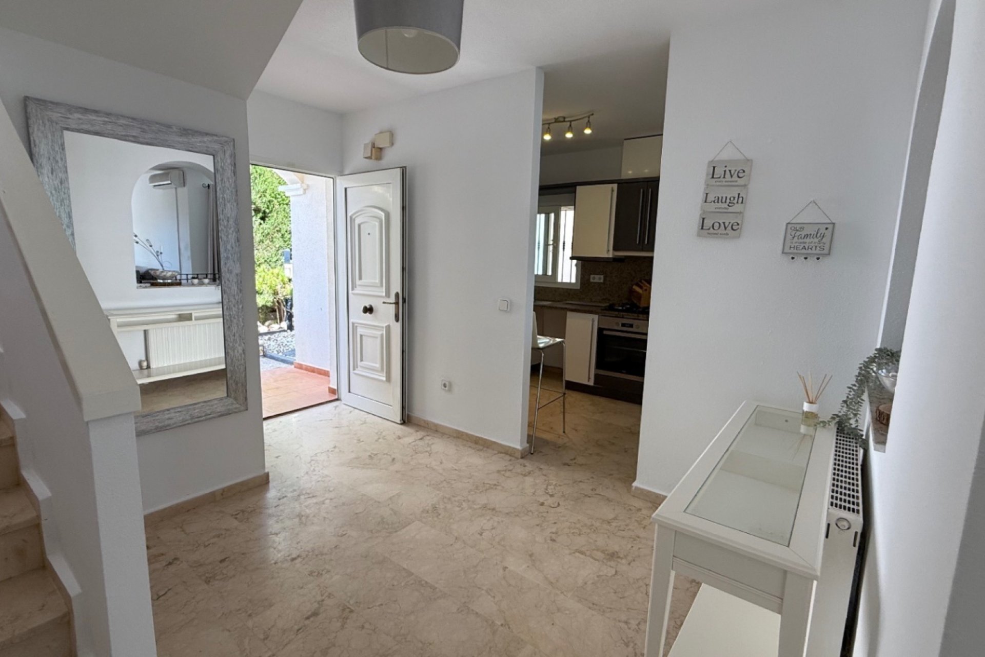 Herverkoop - Villa -
Orihuela - Inland