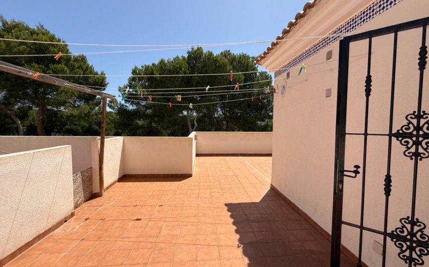 Herverkoop - Villa -
Orihuela - Inland
