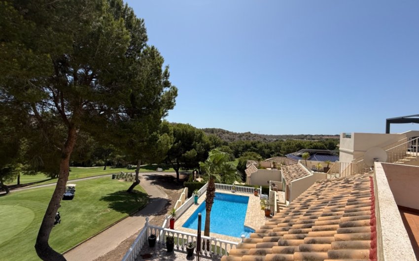 Herverkoop - Villa -
Orihuela - Inland