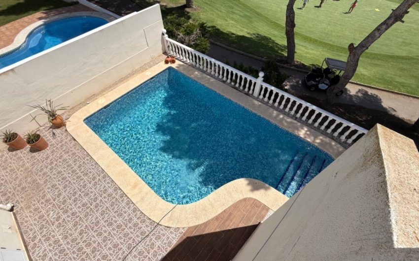 Herverkoop - Villa -
Orihuela - Inland