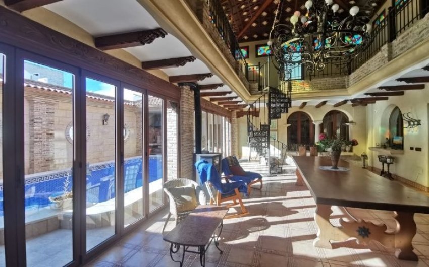 Herverkoop - Villa -
Orihuela - Inland