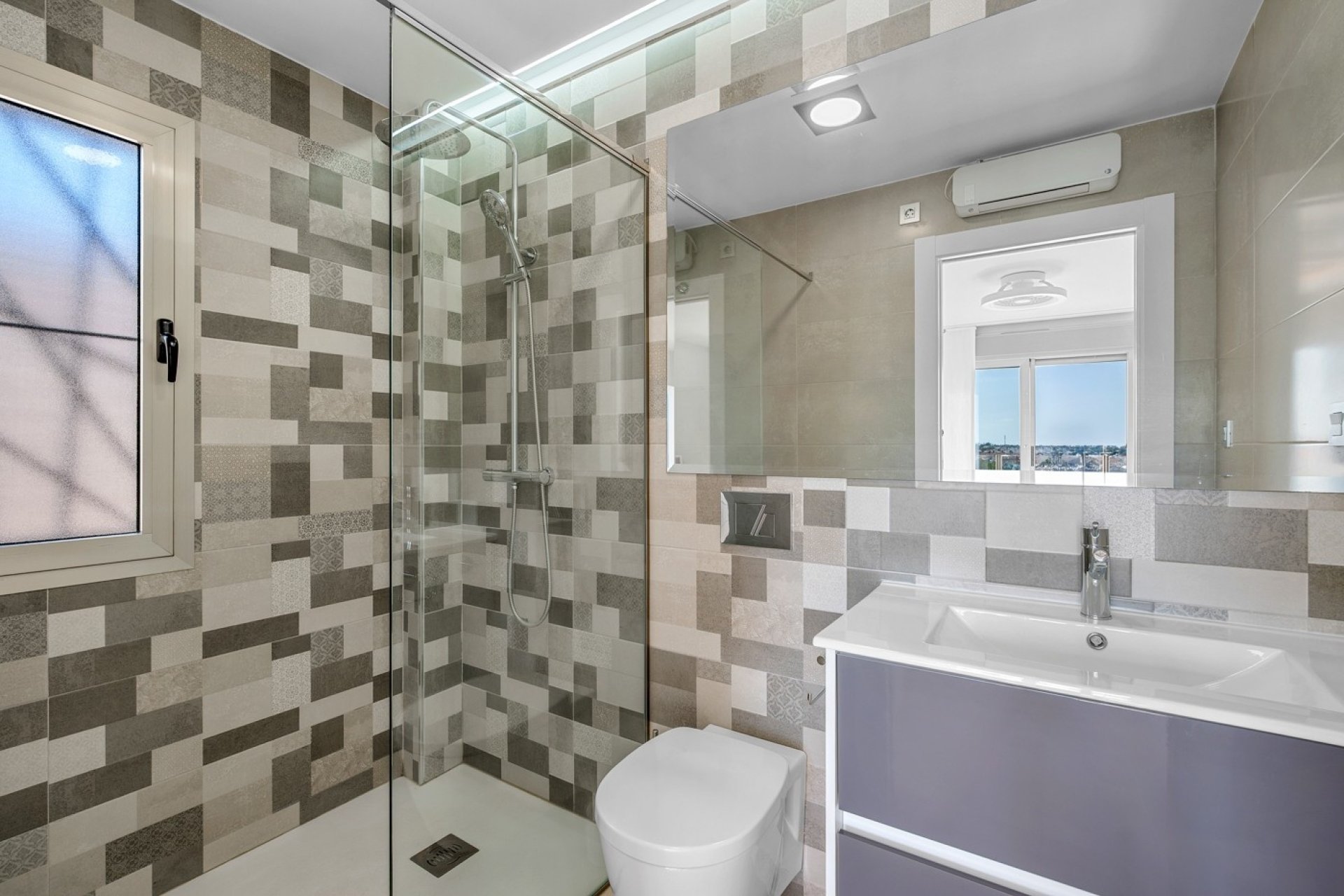 Herverkoop - Villa -
Orihuela - Inland