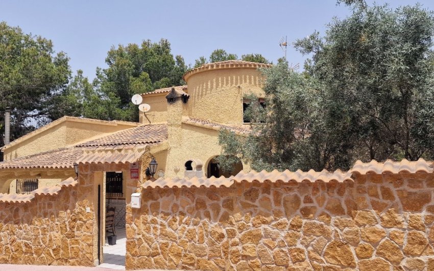 Herverkoop - Villa -
Orihuela - Inland