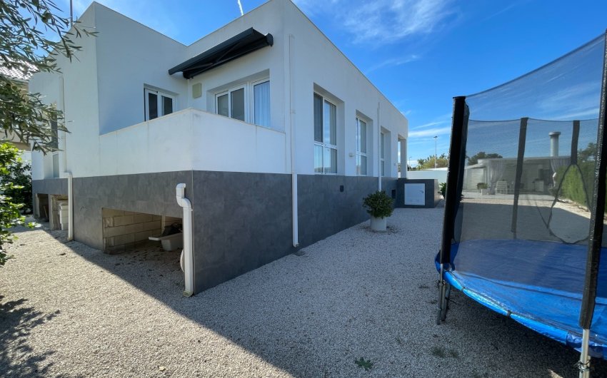 Herverkoop - Villa -
Orihuela - Inland