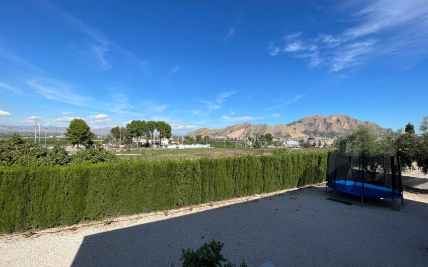 Herverkoop - Villa -
Orihuela - Inland