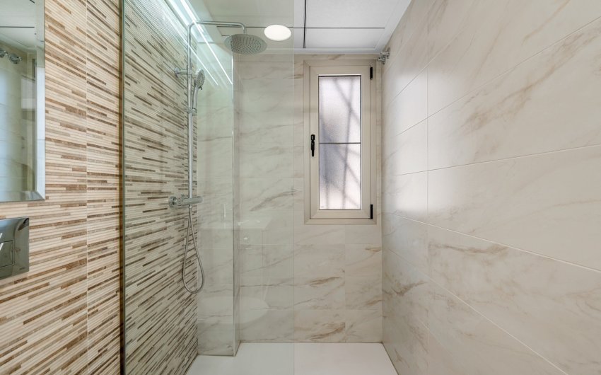 Herverkoop - Villa -
Orihuela - Inland