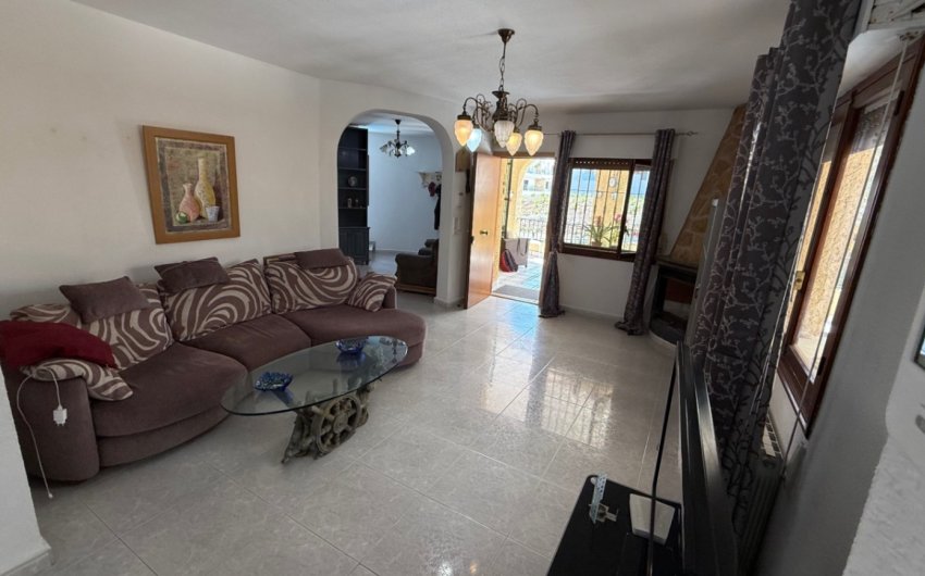 Herverkoop - Villa -
Orihuela - Inland