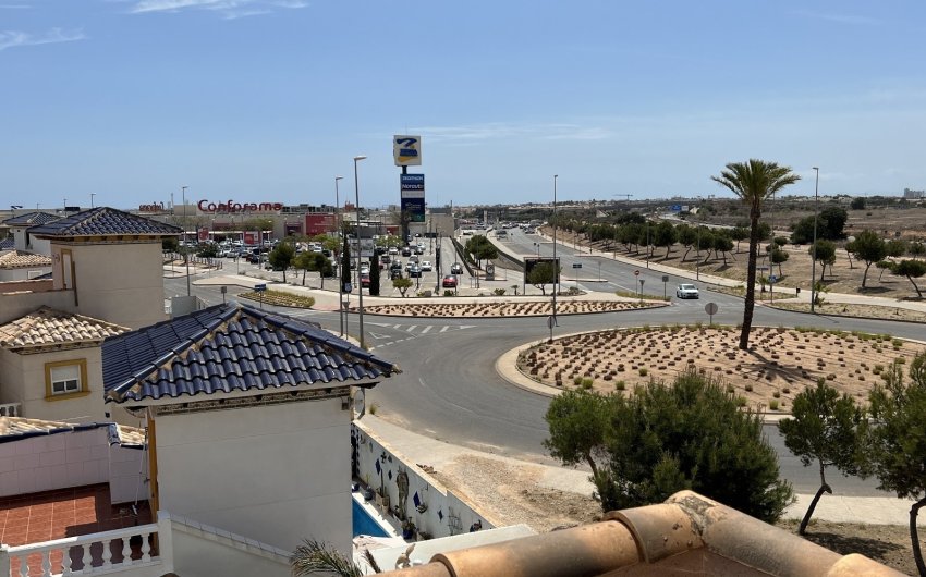 Herverkoop - Villa -
Orihuela - Inland