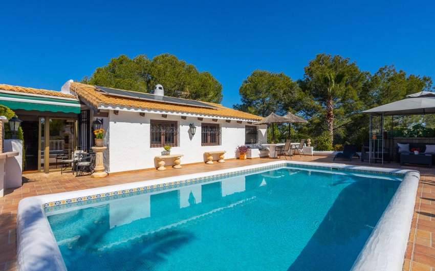 Herverkoop - Villa -
Orihuela - Inland