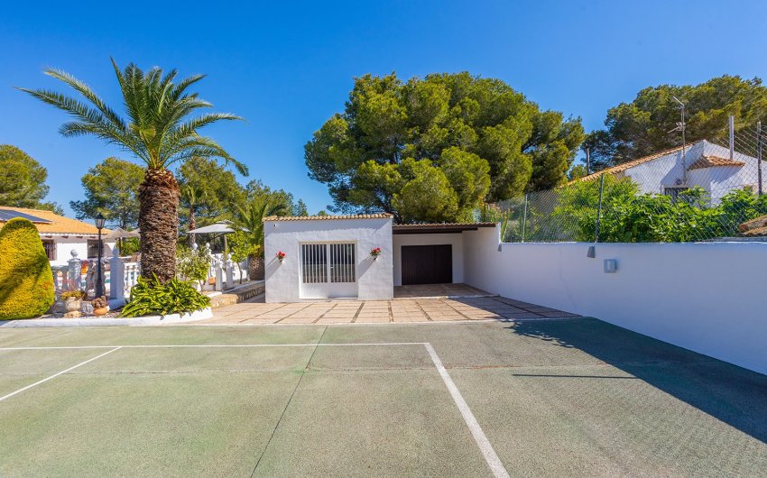 Herverkoop - Villa -
Orihuela - Inland