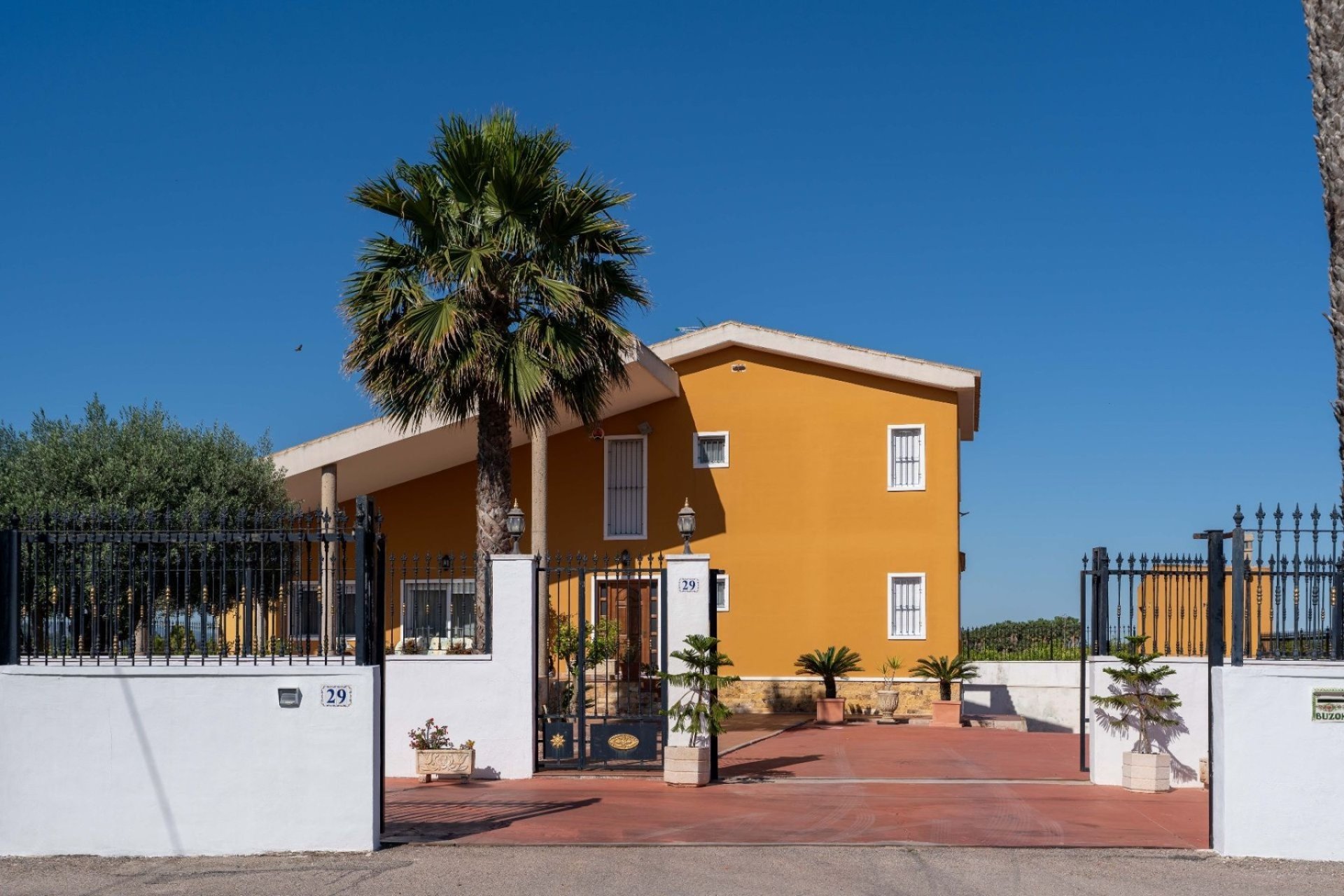 Herverkoop - Villa -
Orihuela - Inland