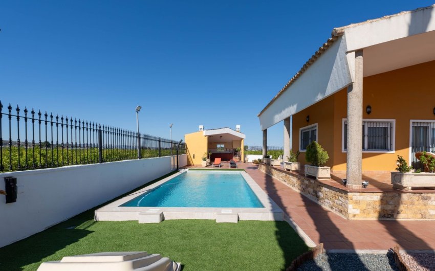 Herverkoop - Villa -
Orihuela - Inland