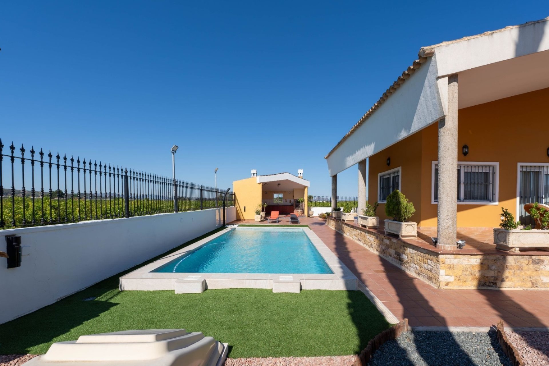 Herverkoop - Villa -
Orihuela - Inland
