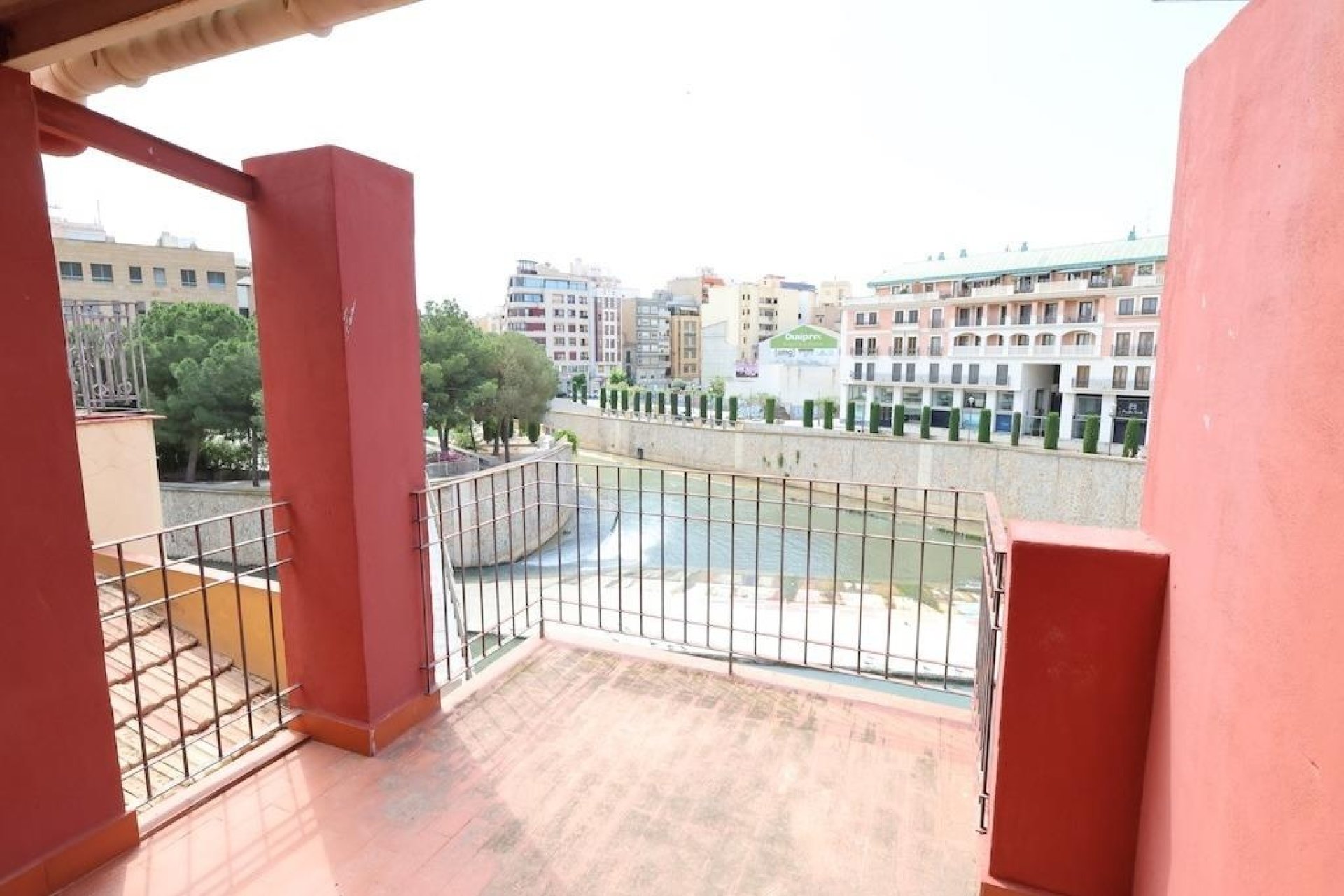 Herverkoop - Villa -
Orihuela - Inland