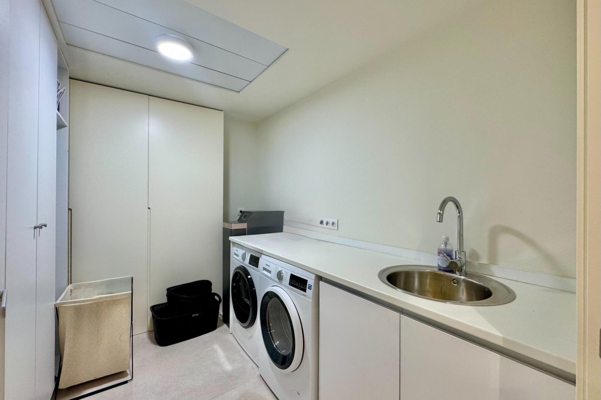 Herverkoop - Villa -
Orihuela - Las Colinas Golf