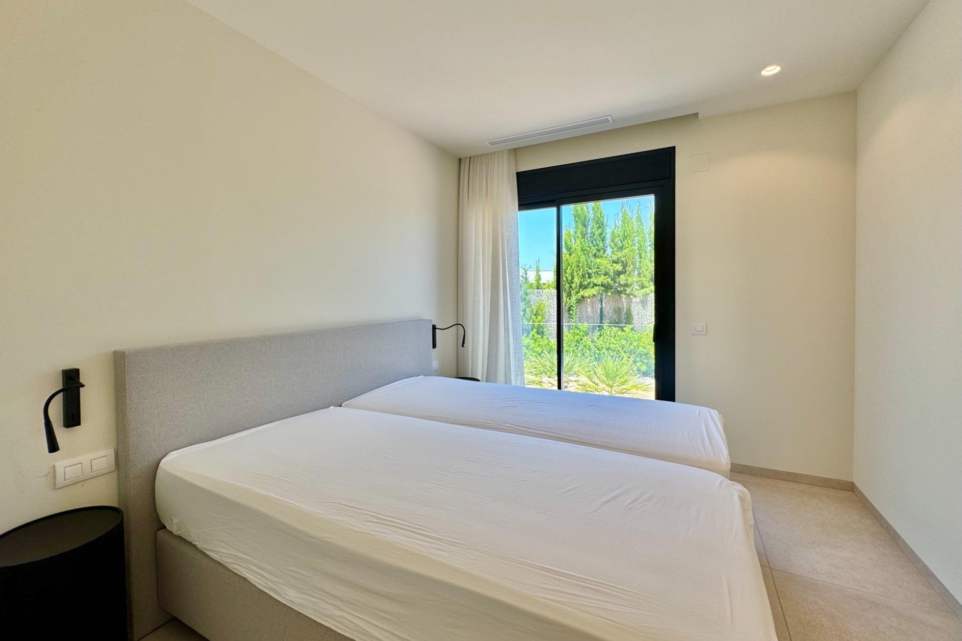 Herverkoop - Villa -
Orihuela - Las Colinas Golf