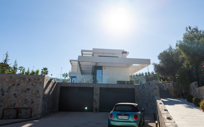 Herverkoop - Villa -
Orihuela - Las Colinas Golf