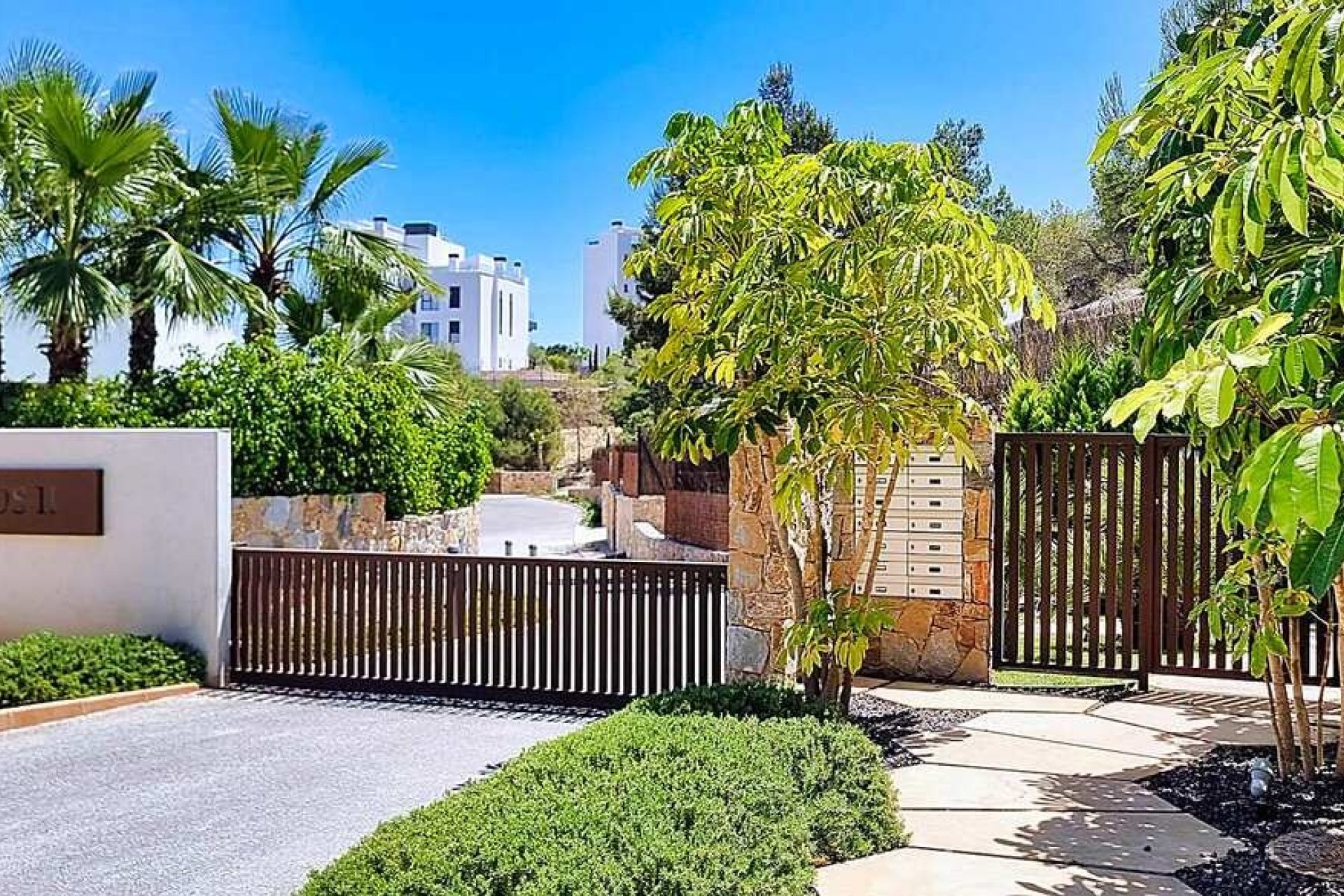 Herverkoop - Villa -
Orihuela - Las Colinas Golf