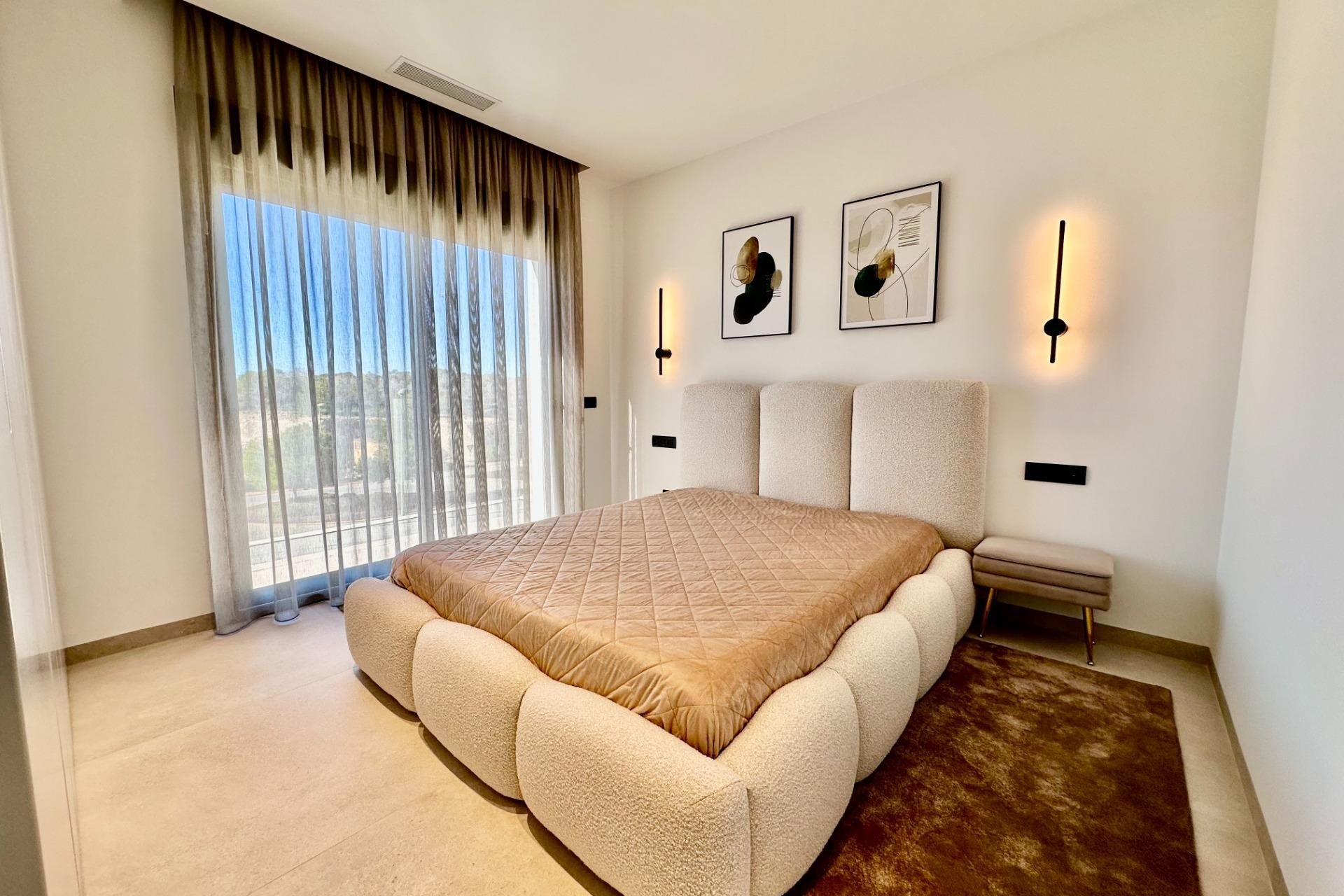 Herverkoop - Villa -
Orihuela - Las Colinas Golf