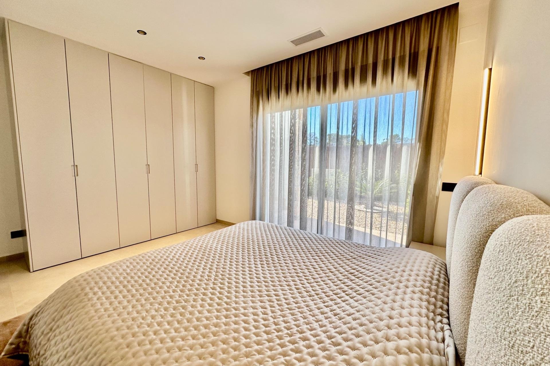 Herverkoop - Villa -
Orihuela - Las Colinas Golf