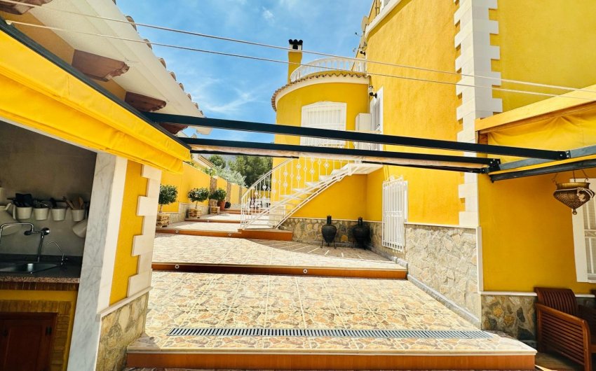 Herverkoop - Villa -
Orihuela - Urb. Montepinar