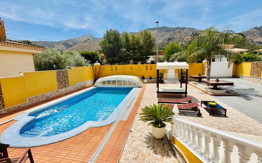 Herverkoop - Villa -
Orihuela - Urb. Montepinar