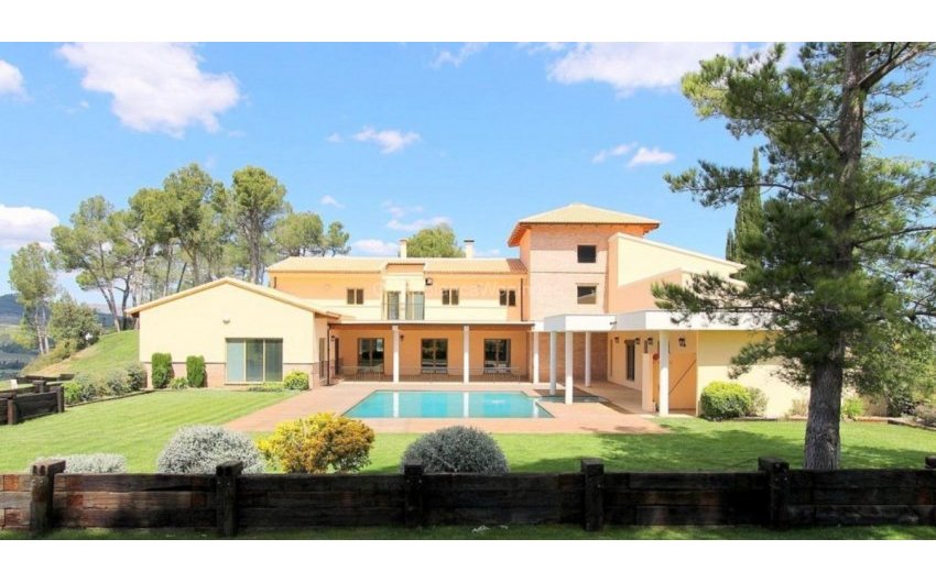 Herverkoop - Villa -
Penáguila