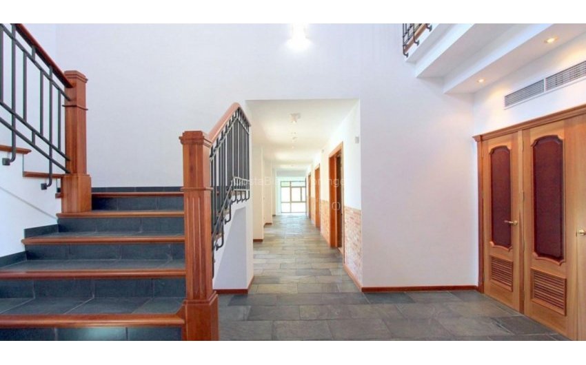 Herverkoop - Villa -
Penáguila