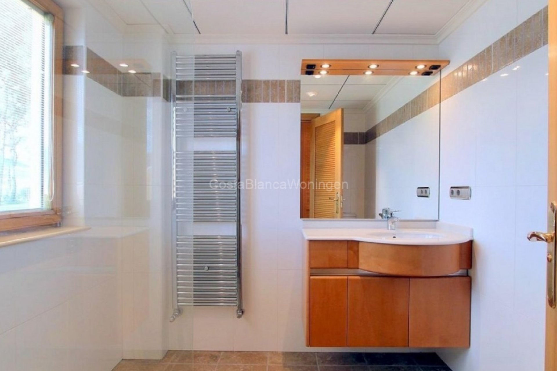 Herverkoop - Villa -
Penáguila