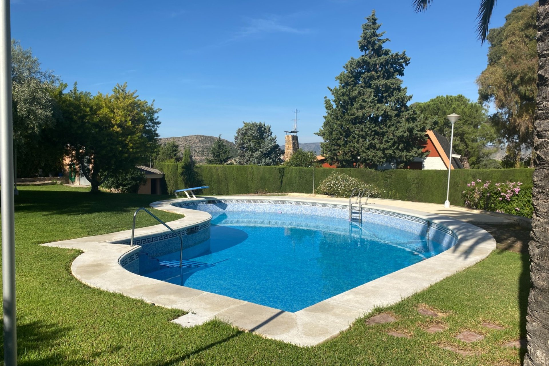 Herverkoop - Villa -
Petrer