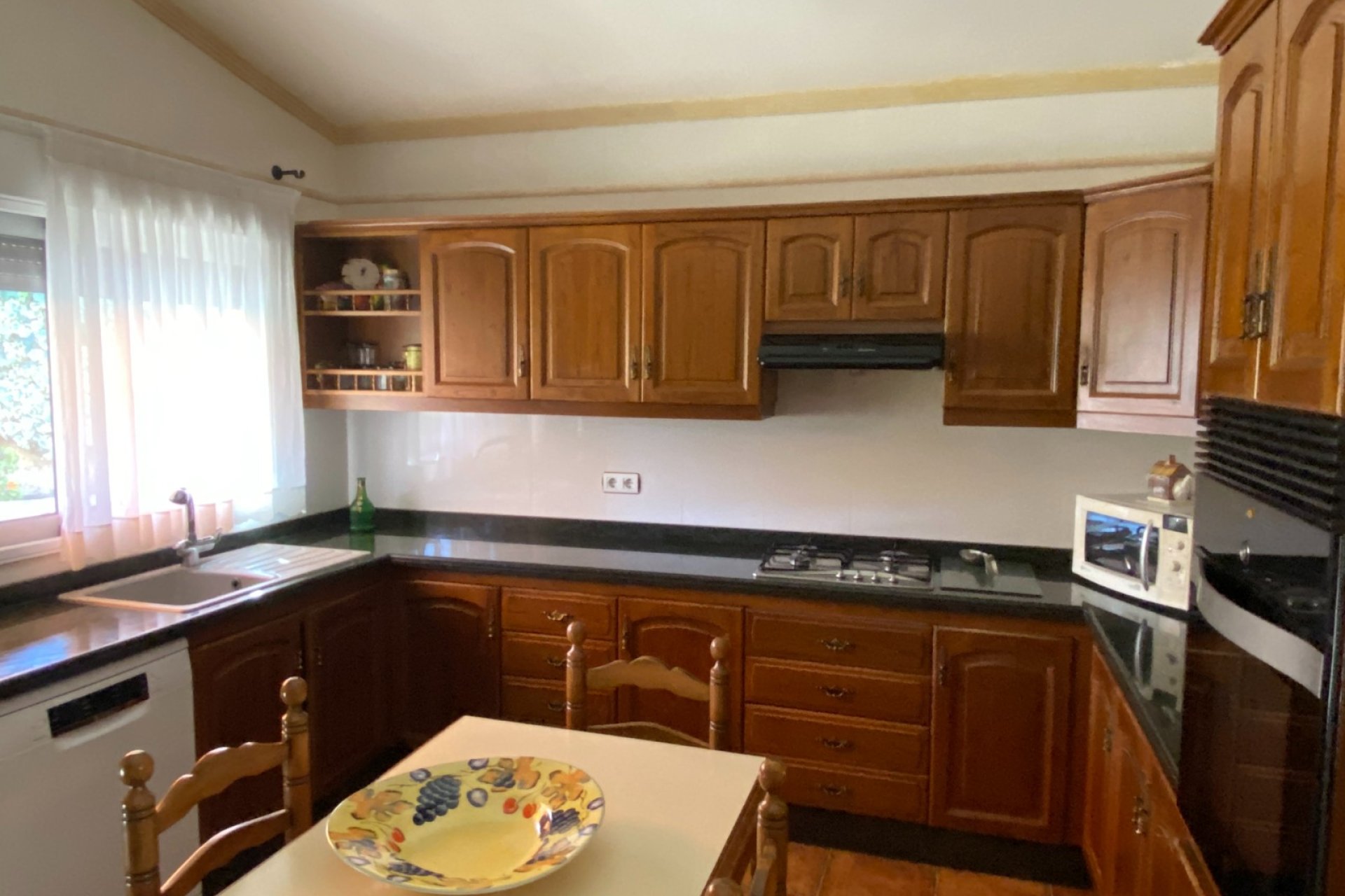 Herverkoop - Villa -
Petrer