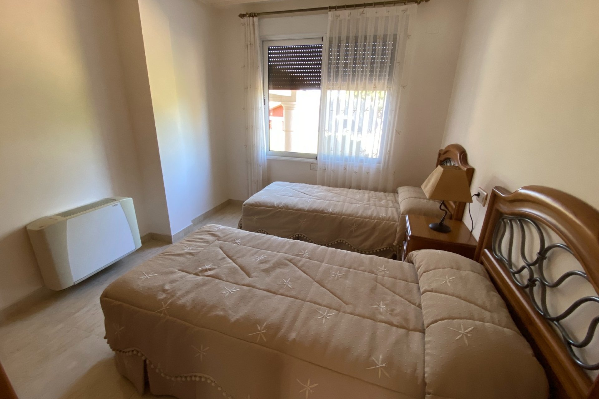 Herverkoop - Villa -
Petrer