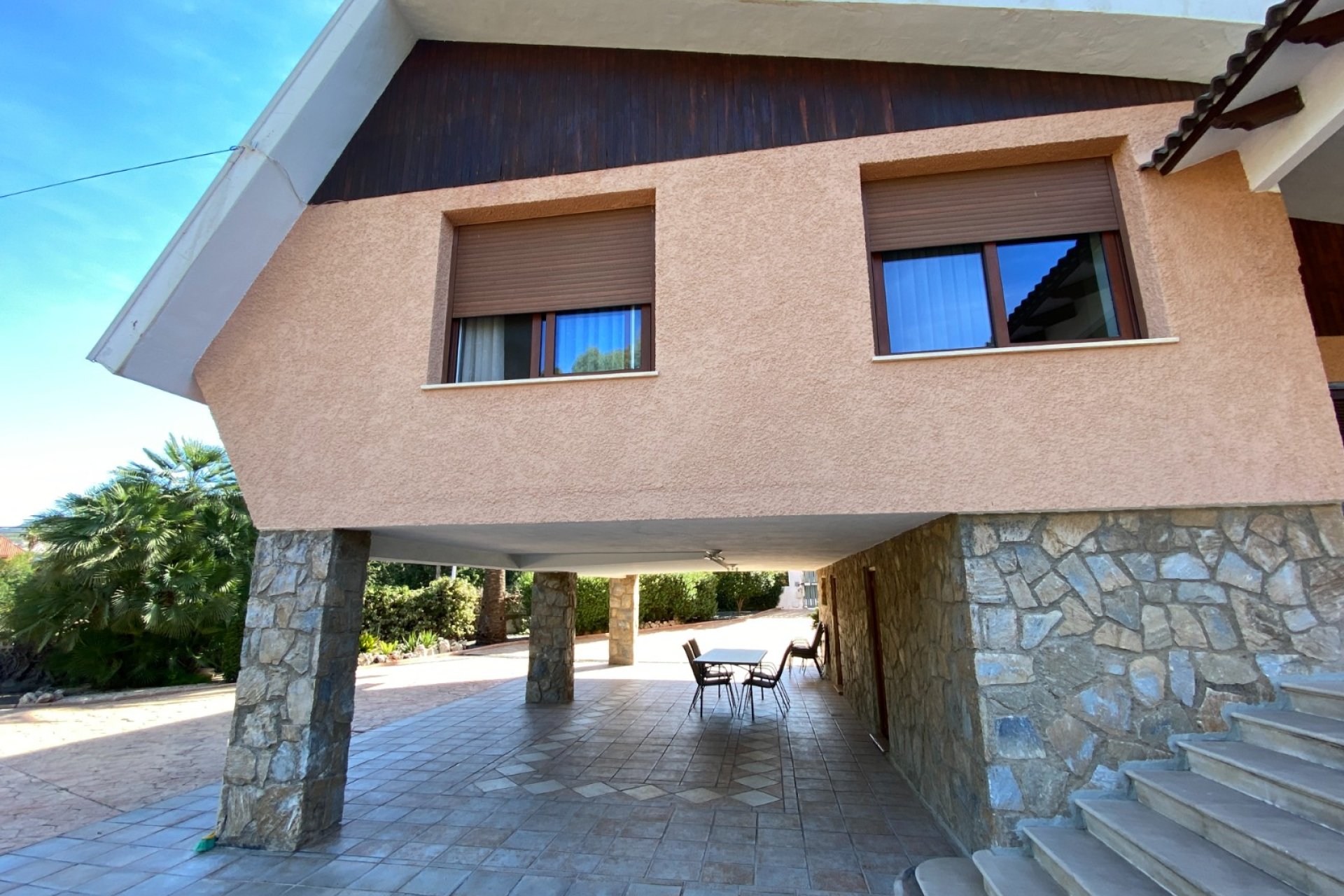 Herverkoop - Villa -
Petrer