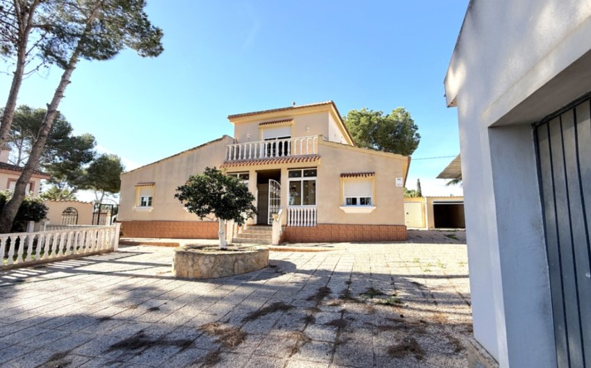 Herverkoop - Villa -
Pilar de la Horadada - Costa Blanca Sur