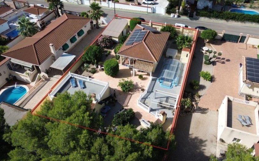 Herverkoop - Villa -
Pinar de Campoverde - Inland