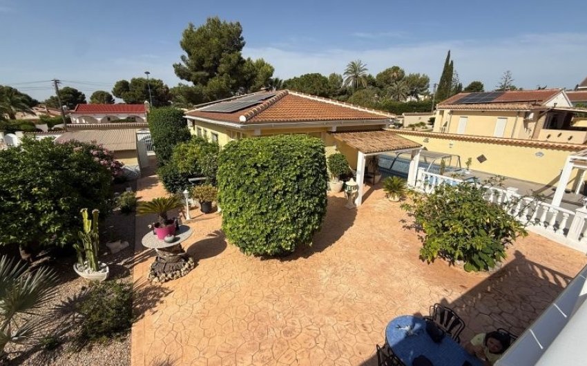 Herverkoop - Villa -
Pinar de Campoverde - Inland