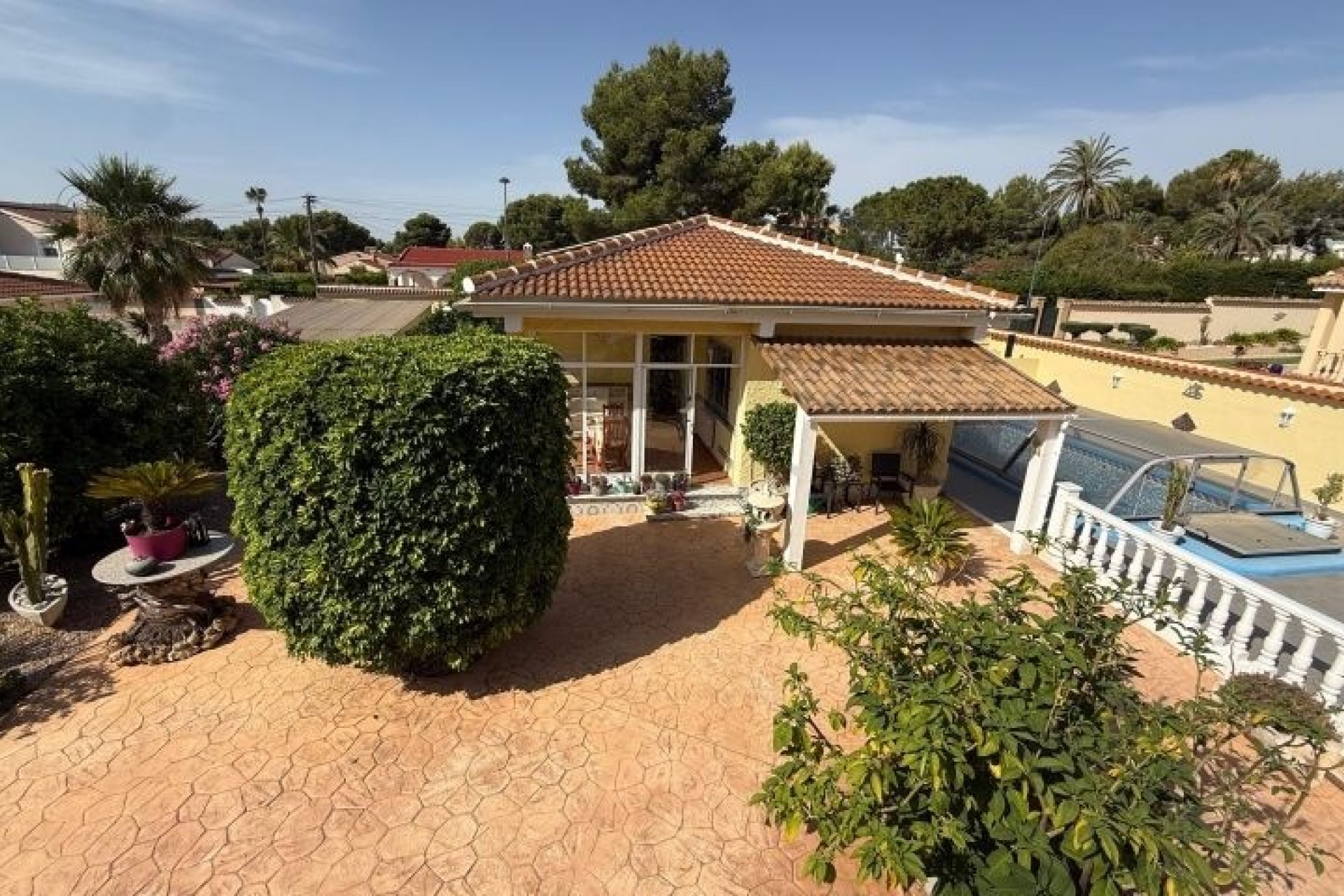 Herverkoop - Villa -
Pinar de Campoverde - Inland